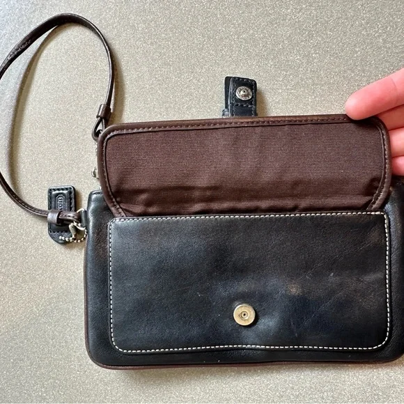 Coach Black Leather Interior with Brown Lining - Picture 2 of 8